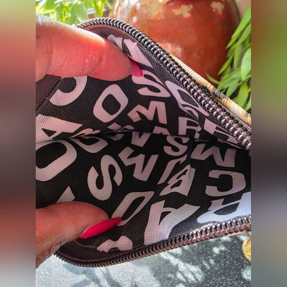 Marc By Marc Jacobs Cheetah Leporad Animal Print Small Zip Top Wristlet 8x5 - Picture 5 of 11